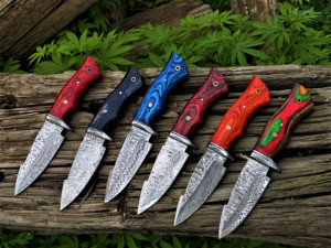 Cuchillo de Caza y Supervivencia de Hoja Fija de Acero de Damasco Forjado a Mano de 9.5 Pulgadas con Mango de Madera, Punta Caída, para Bushcraft y Actividades al Aire Libre - Product Image 6
