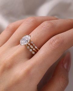 แหวนเพชรทรงรีเจียระไนแบบบริลเลียนท์ IGI สร้างในห้องปฏิบัติการ ดีไซน์หรูหรา ตัวเรือนทองคำแท้ 14K 18K สำหรับผู้หญิง เหมาะสำหรับงานหมั้น งานแต่งงาน และวันครบรอบ - Product Image 2