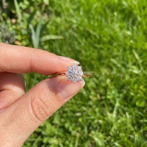 Elegante Anillo de Plata con Moissanita, Corte Brillante Redondo, Joyería Fina Brillante, Regalo de Moda para Mujer - Product Image 4