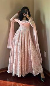 Robe de mariée ethnique indienne très vendue pour l'hiver, en modal et faux georgette, avec broderies lourdes et travail de sequins, Salwar Kameez coupe ajustée, anti-humidité - Product Image 3