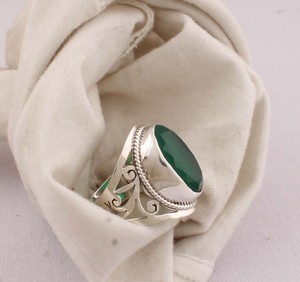 Bague classique en argent sterling 925 avec onyx vert naturel serti clos, pour femme, bijoux fins faits à la main, idéale pour mariage et soirée - Product Image 3