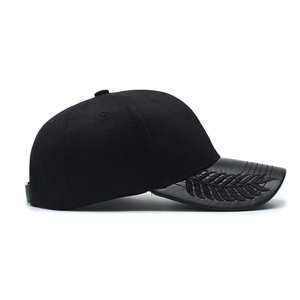 Casquettes de baseball personnalisées élégantes pour hommes, fabriquées sur mesure, avec logo, style trucker, pour le sport, fabriquées au Pakistan, casquettes ajustées pour hommes. - Product Image 4