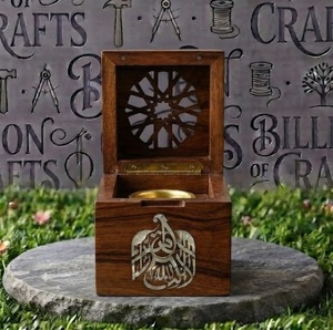 Boîte à encens en bois avec emblème national des Émirats arabes unis, style Khaleeji de luxe, calligraphie arabe, porte-oud, souvenir de Dubaï - Product Image 3