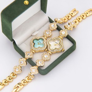 Montre de luxe pour femme à mouvement Citizen, trèfle à quatre feuilles, quartz, bracelet en alliage plaqué or avec diamants, verre vert menthe 28 mm, aiguilles - Product Image 1