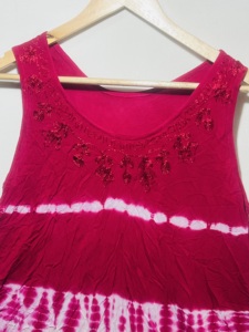 Top Túnica Boho sin Mangas para Mujer, Color Vino Tinto, con Estampado Tie-Dye y Cuello Redondo |   Vestido Casual Holgado y Cómodo con Corte Evase para Verano - Product Image 3