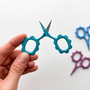 Tijeras de Bordado Mini con Forma de Flor, de Acero Inoxidable, para Diestros, con 30 Dientes, para Manualidades - Product Image 1