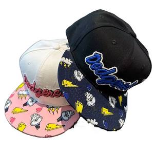 Gorra de Béisbol de Alta Calidad para Hombre con Patrón de Letras, Cierre de Hebilla Metálica, Transpirable, Informal, para Uso Exterior, con Logotipo Personalizado - Product Image 1