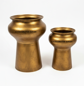 Maceta Metálica Negra Mate |   Macetas Modernas Minimalistas con Pedestal para Decoración de Oficina y Hogar |   Macetas Elegantes de Color Negro para Plantas de Interior - Product Image 5