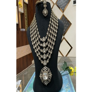 ชุดเครื่องประดับมอสซาไนต์คุณภาพพรีเมียมชุบเงินแบบยาว ดีไซน์สวยงาม ต่างหูสำหรับผู้หญิง ของขวัญงานแต่งงาน เหมาะสำหรับงานปาร์ตี้ - Product Image 1