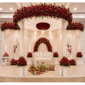 Achetez un Mandap Trio de Piliers Blancs Élégant pour Mariages Hindous Asiatiques, Idéal pour les Mariages à Destination – Mandapam Indien Éblouissant pour Mariages - Product Image 1