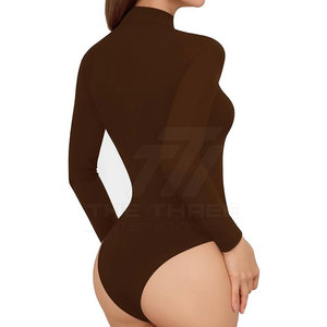 Ropa Urbana de Moda, Diseño Elegante y Suave al Tacto, Traje de Mujer a la Moda para Uso Diario, Perfil Cómodo y Moderno, Venta al Por Mayor - Product Image 4