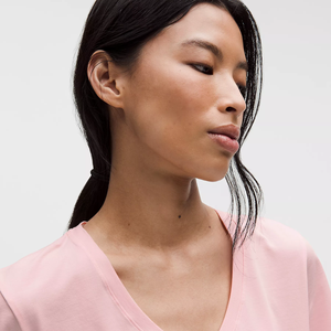 Camiseta Deportiva Casual de Verano para Mujer, 100% Algodón, Cuello en V, para Gimnasio, Fitness, Transpirable, Manga Corta, de Alta Calidad, con Dobladillo Curvo - Product Image 3