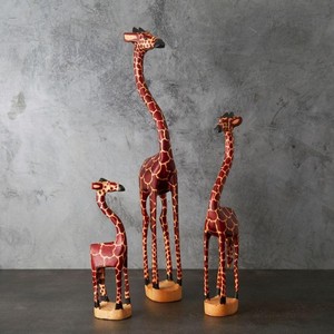 Escultura Familiar de Jirafas de Madera de Bambú Colorida - Venta al por Mayor B2B - Product Image 1