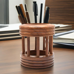 Porte-stylos en bois de luxe, organisateur artisanal personnalisé de qualité supérieure pour les bureaux d'entreprise par Tradebyd - Product Image 1