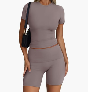 Conjunto de dos piezas para mujer, informal, bordado, de color sólido, de secado rápido, transpirable, de algodón, para fitness, camiseta y pantalones cortos. - Product Image 4