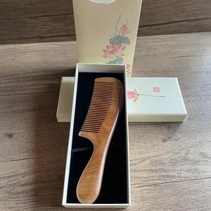 Suministro Directo de Fábrica de Peine de Madera Rústico Hecho a Mano para Peinar y Desenredar el Cabello, Herramienta para el Cuidado del Cabello Disponible a Precio de Mayoreo - Product Image 5