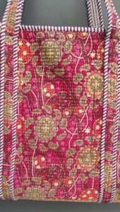Sac fourre-tout en coton matelassé Kantha à motif floral pour femme, avec fermeture éclair, chaînes, deux poignées/bretelles, pour le quotidien, la plage, les voyages et le shopping - Product Image 5