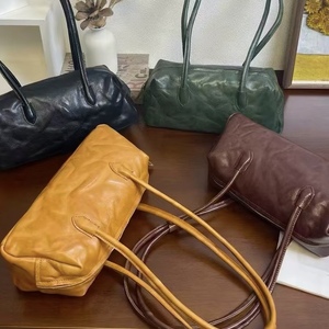Sac à bandoulière vintage en cuir pleine fleur avec fermeture éclair, grande capacité, fourre-tout rétro pour trajets quotidiens, unisexe, en cuir véritable, imperméable - Product Image 1