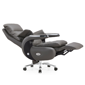 Moderna <span class=keywords><strong>Sedia</strong></span> da Ufficio Girevole Direzionale Reclinabile in <span class=keywords><strong>Pelle</strong></span> PU Grigia <span class=keywords><strong>Ergonomica</strong></span> con Poggiapiedi Estraibile - Product Image 6