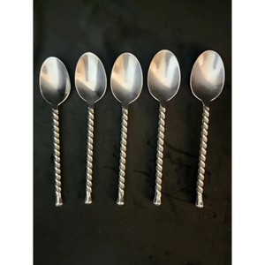Juego de 5 Cucharas de Té de Acero Inoxidable con Mango Retorcido Clásico, Acabado Espejo de Alta Calidad, Resistentes al Óxido, para Bodas y Eventos - Product Image 2