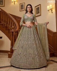 Lehenga Choli Morado Bordado con Dupatta, Traje Tradicional Indio para Bodas, para Mujer, Material de Seda, Corte Regular, Largo hasta el Suelo - Product Image 5