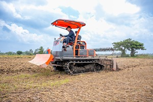 Tracteur à chenilles multifonction HOGICO HG80VN Turbo 80HP avec moteur Yunnei, boîte de vitesses, roulement et chenilles en caoutchouc pour travaux lourds - Product Image 3