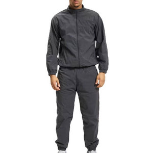 ชุดวอร์มกันลมผู้ชายผ้าโพลีเอสเตอร์ไนลอนน้ำหนักเบาพิมพ์โลโก้ได้ตามต้องการ ชุดวอร์มกันลมไนลอนสำหรับกิจกรรมกลางแจ้ง - Product Image 1