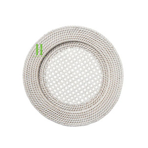 Assiettes de présentation rondes en rotin tressé faites à la main, design moderne, décoration murale, dessous de plat en rotin fleuri, fabriquées au Vietnam - Product Image 1