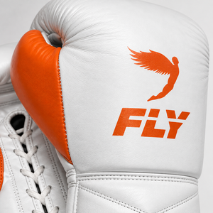 Gants de boxe en cuir blanc Fly pas chers avec accents orange et fermeture à lacets pour adultes, entraînement et sparring - Product Image 2