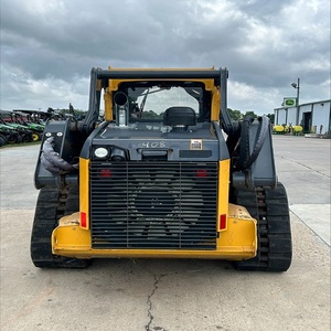 Chargeur compact Premium Deere 325G conçu pour une productivité maximale, avec une construction robuste, une forte traction et un conducteur performant. - Product Image 6