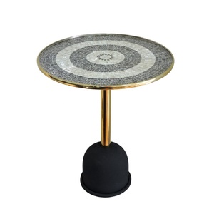 Table d'appoint ronde moderne unique en fer noir avec dessus en verre T-Light meubles de décoration intérieure et extérieure polyvalents - Product Image 5