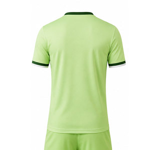 Tenue de football professionnelle, maillot et short modernes, tissu résistant pour les entraînements, les matchs et les vêtements de sport quotidiens - Product Image 5