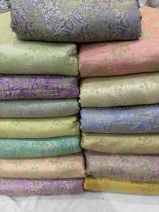 ผ้าไหมพิมพ์ลายบาเนราซี  แบบจาการ์ด  เป็นมิตรกับสิ่งแวดล้อม  น้ำหนักปานกลาง  ลายดอกไม้และลายเพสลีย์  สำหรับทำผ้าซารี เสื้อผ้า และชุดเดรส - Product Image 2