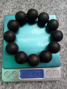 Bracelet classique en bois perlé, forme de boule noire, bijoux unisexe, poids 59,5g indiqué sur la balance - Product Image 4
