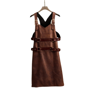 Tablier de Chef Homme Luxe Sans Manches avec Bretelles Réglables en Cuir Marron Foncé, Design Classique, Couleur et Logo Personnalisables - Product Image 1