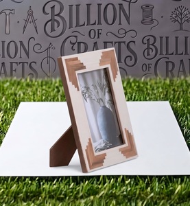 Cadre en bois et résine personnalisé de qualité supérieure, fait main, pour décoration murale ou de table - Product Image 1