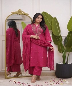 <b>Women</b> Traditional Vintage Cotton Rayon <b>Kurta</b> Set Dupatta Regular Fit Ethnic Wear India Pakistan Wedding Occasion 85898 - Product Image 1