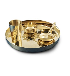 Elegante juego de vajilla de latón dorado, bandeja de servir, tazón, cuchara, vaso, vajilla de lujo para mesa, decoración de cocina india para ocasiones festivas. - Product Image 5