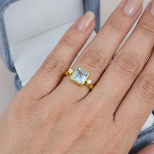 Bague pour femme en topaze bleue sertie clos, plaquée or, en argent sterling 925 massif, pierre précieuse taille coussin de 7 mm, bague d'anniversaire pour femme - Product Image 5