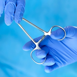 Pinces hémostatiques chirurgicales en acier à usage unique, 2 pièces, 5 pouces, avec poignée verrouillable, porte-aiguille manuel droit et courbé, CE ISO - Product Image 6