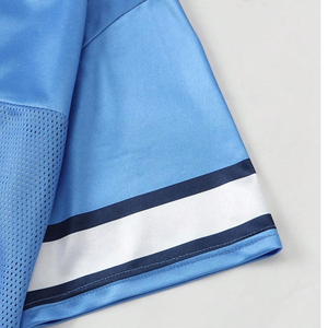 Jersey de Fútbol Retro Personalizado de Primera Calidad con Cuello en V, Diseño OEM, Tejido Transpirable - Product Image 5