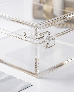 Elegante Exhibidor de Acrílico Transparente para Bolsos, Moderno y de Pie, para Proteger y Exhibir Diseños - Product Image 2