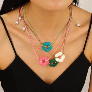 Elegante Collar de Resina Vintage con Cuentas y Patrones Geométricos Artísticos, Artesanía Duradera, Accesorio Moderno para Fiestas Casuales - Product Image 3