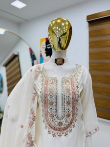 Nouveau design pakistanais Top Sharara Sequence Embroidery Suit avec Dupatta assorti pour un look élégant aux meilleurs prix de l'Inde - Product Image 5