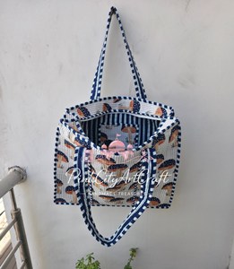 Bolso tote de mujer acolchado de algodón hecho a mano, de color liso, con correas a rayas y borde de acolchado recto, superventas 2026 - Product Image 2