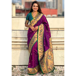 Sari de Seda Tiny Nath Meenakari Yeola Paithani, Color Vino, Tejido con Zari, Elegante, para Fiestas, para Todas las Temporadas - Product Image 1