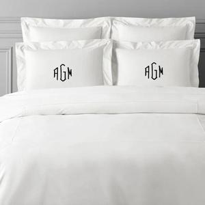 Ensemble de literie personnalisé en coton 100% premium, 5 pièces, coton blanc brodé AGM, style classique toutes saisons, 500TC, respectueux de l'environnement - Product Image 1