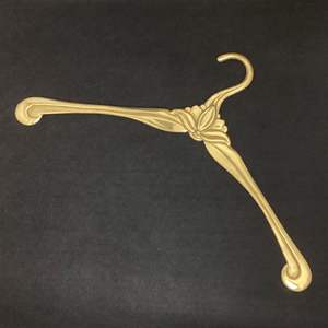 Perchas de latón económicas para compras al por mayor, suministro mayorista y uso en el armario del hogar - Product Image 1