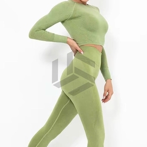 Ensemble de yoga léger sur mesure pour femme, écologique, respirant, 2 pièces, avec logo frontal, pour la gym et le fitness - Product Image 2