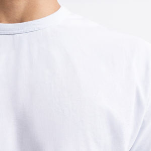 เสื้อยืดโอเวอร์ไซส์สีขาวแบบเรียบ ผ้าฝ้าย 100% ทรงหลวมไหล่ตก น้ำหนัก 240 GSM สไตล์สตรีทแวร์ ทรงบ็อกซี่ - Product Image 2